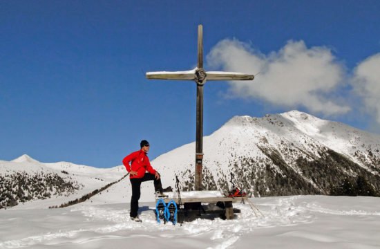 salzia-valle-di-casies-camminare-con-racchette-da-neve